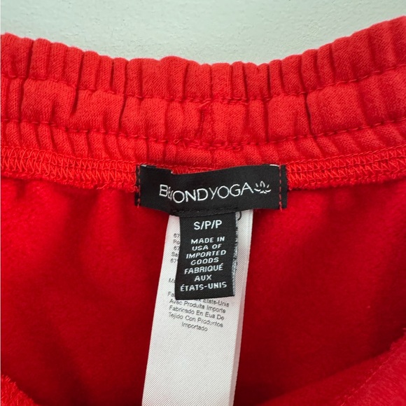 NWT Beyond Yoga Luxefleece sweatpants in Ruby - Picture 5 of 7